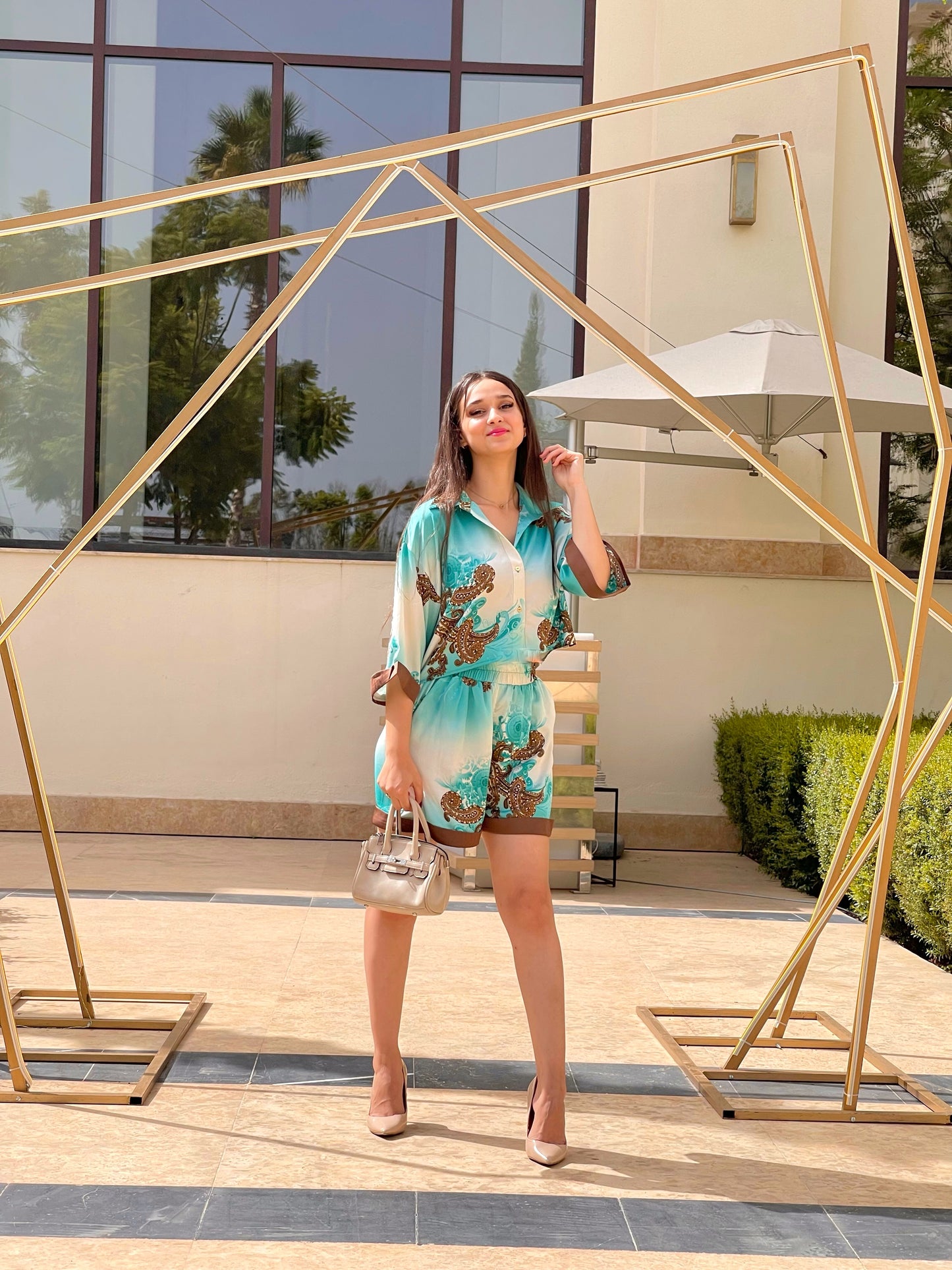 Ensemble Femme en Satin Imprimé – Chemise et Short