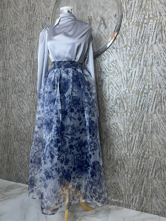 Jupe longue en tulle imprimé floral bleu – Doublée, taille haute et volume raffiné