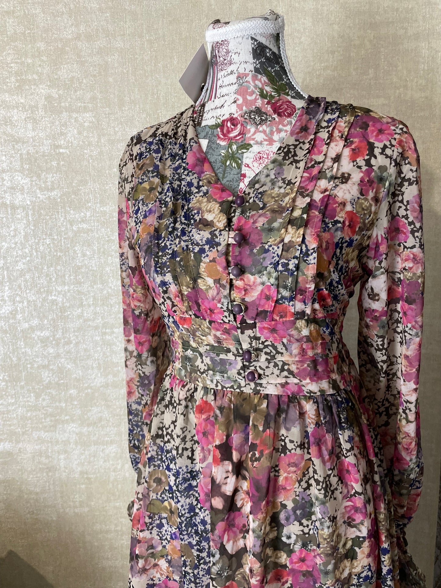 Robe longue fleurie en mousseline avec doublure